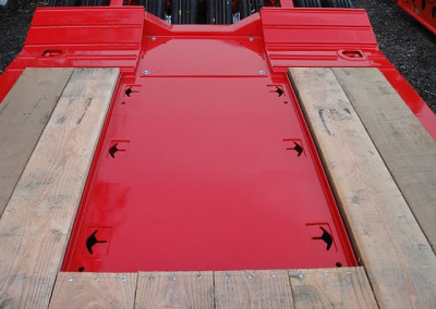 excavator-tray-with-tie-downs